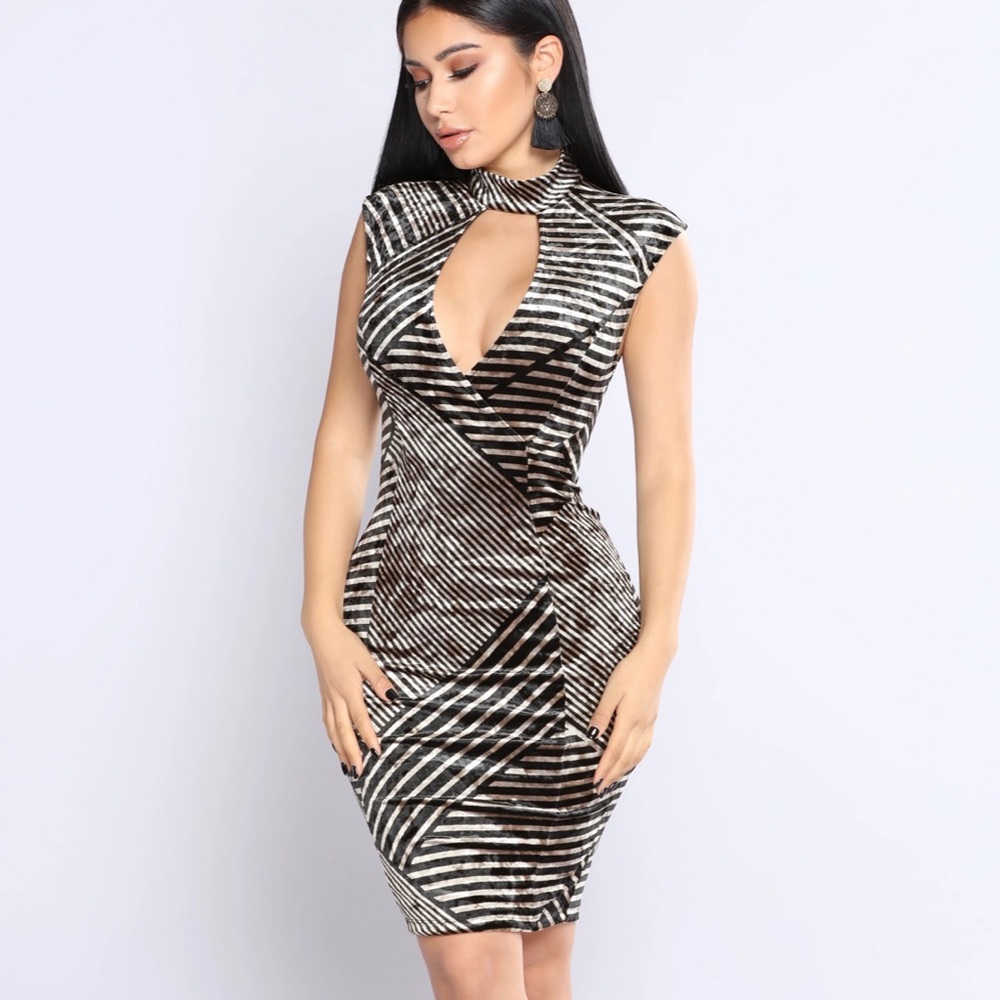 Fashion Nova - Crossed Midi Dress - Black/Gold - L